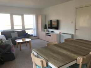 Central Spacious 3 Bedroom Apartment With Parking